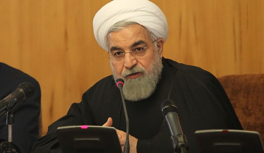 روحانی: اگر در قدم اول برابر آمریکا تسلیم شویم تا آخر باید تسلیم شد