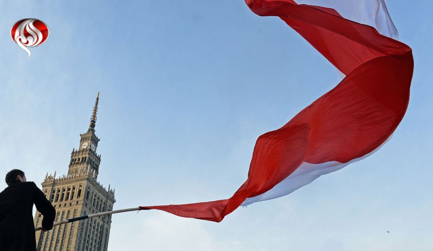 نشست لهستان «یک موضوع فرعی و مضر» است