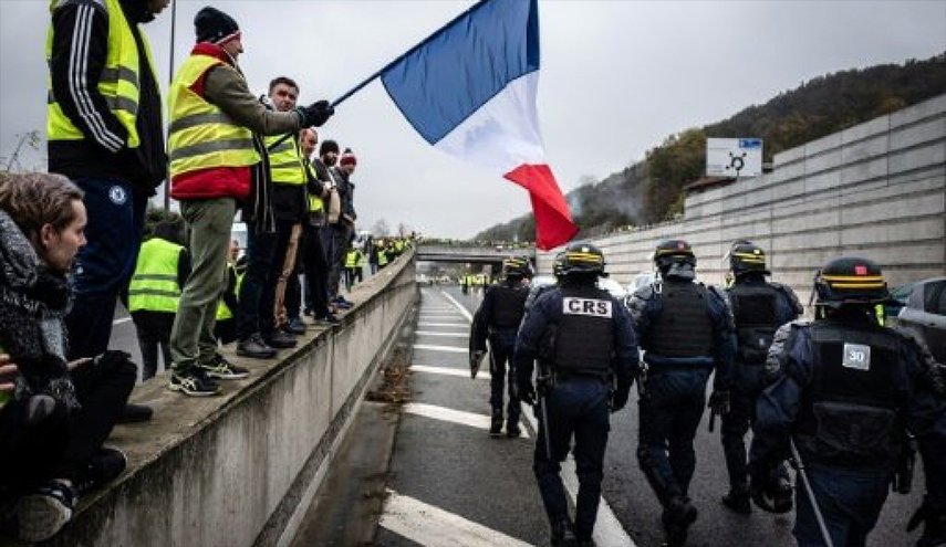 تظاهرات محتجي السترات الصفراء في فرنسا 