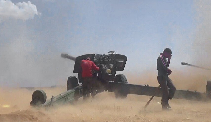 مقتل مدني وإصابة 4 أطفال بقصف صاروخي لجبهة النصرة شمالي حماة
