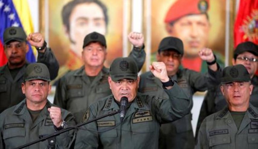 الجيش الفنزويلي «في حالة تأهب» لمواجهة أي خرق للحدود
