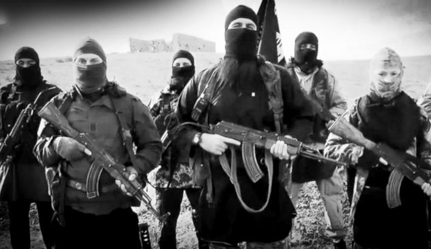 کارشناس عراقی: آمریکا در حال آموزش عناصر داعش در غرب عراق است