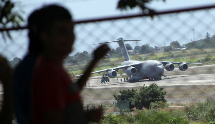 طائرة برازيلية محملة بالمساعدات الإنسانية تصل لحدود فنزويلا