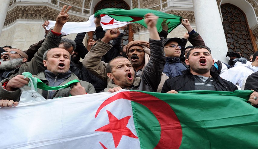 ​​​​​​​توقيف 40 جزائريا خلال المظاهرات ضد ترشح بوتفليقة