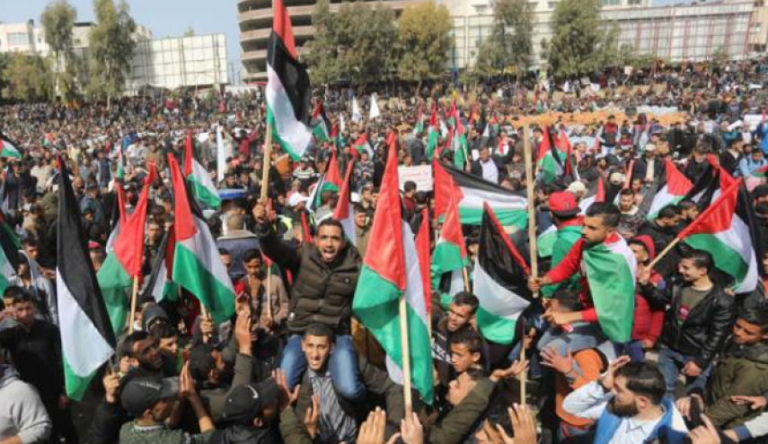 غزة تحشد ضد محمود عباس.. إرحل!