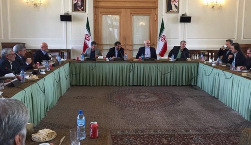 دیدار جمعی از نمایندگان مجلس با ظریف در وزارت خارجه
