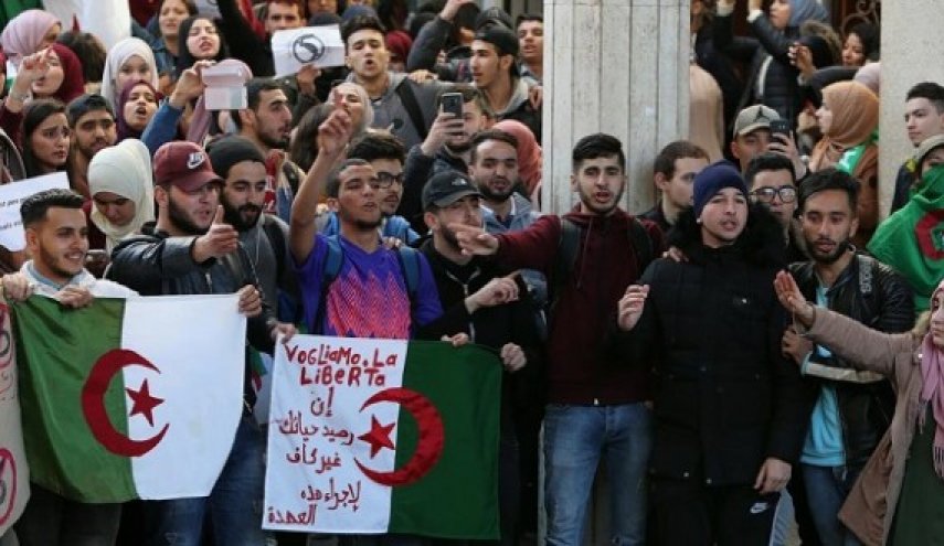 بيان للمعارضة الجزائرية يدعو لمواصلة الحراك الشعبي 