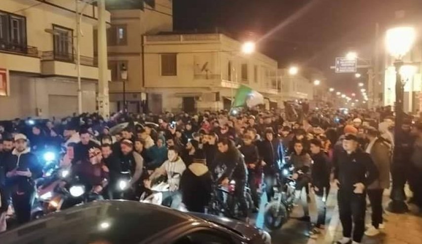 مظاهرت ليلية في أطراف العاصمة الجزائرية 