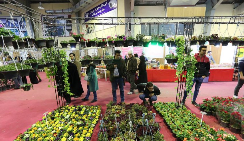 معرض الزهور والنباتات الطبية والاسماك الزينة الخامس عشر في مدينة همدان الايرانية 