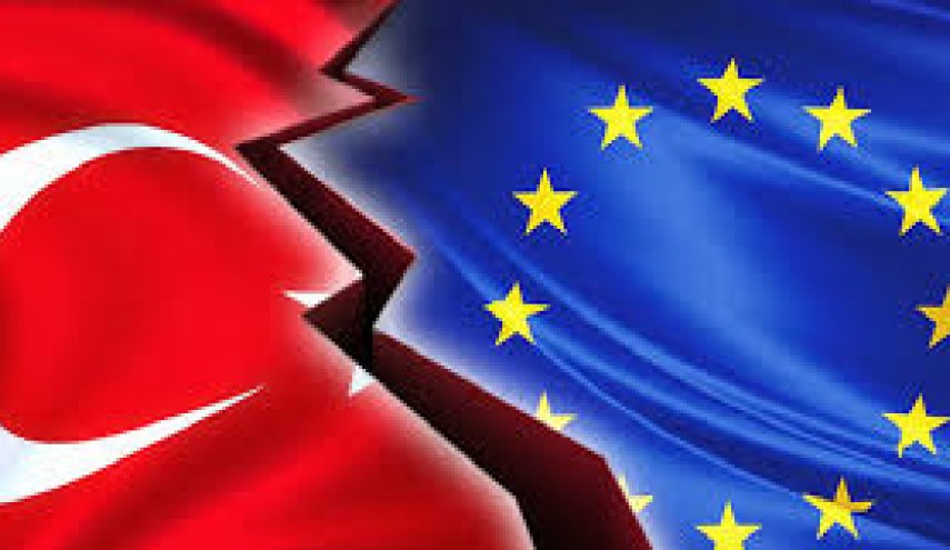 مرشح لرئاسة المفوضية الأوروبية: لن أسمح بانضمام تركيا للاتحاد