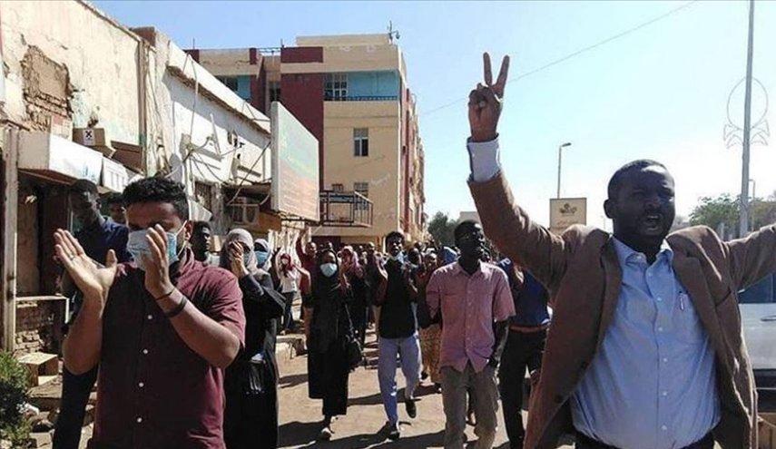 السودان.. تجدد المظاهرات المطالبة بتنحي البشير