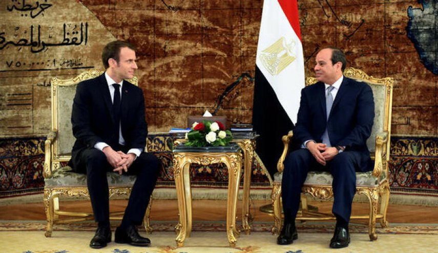 گفت‌وگوی تلفنی رؤسای جمهور فرانسه و مصر درباره اوضاع لیبی