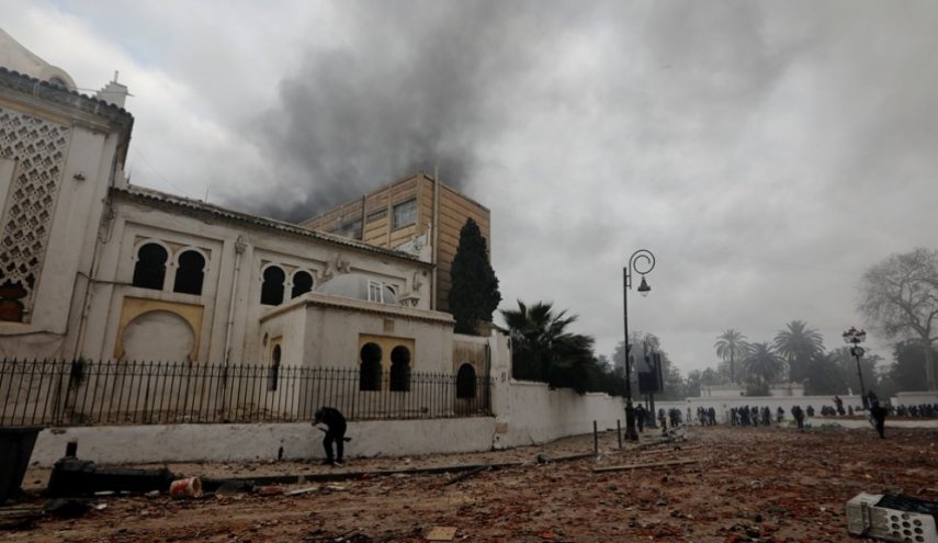 آتش‌سوزی و تخریب بخشی از موزه باستانی الجزائر در جریان تظاهرات