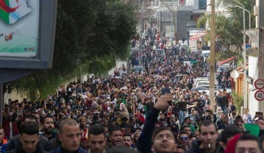 افشای دو اتاق عملیات برای تبدیل اعتراضات آرام الجزایر به هرج‌ومرج