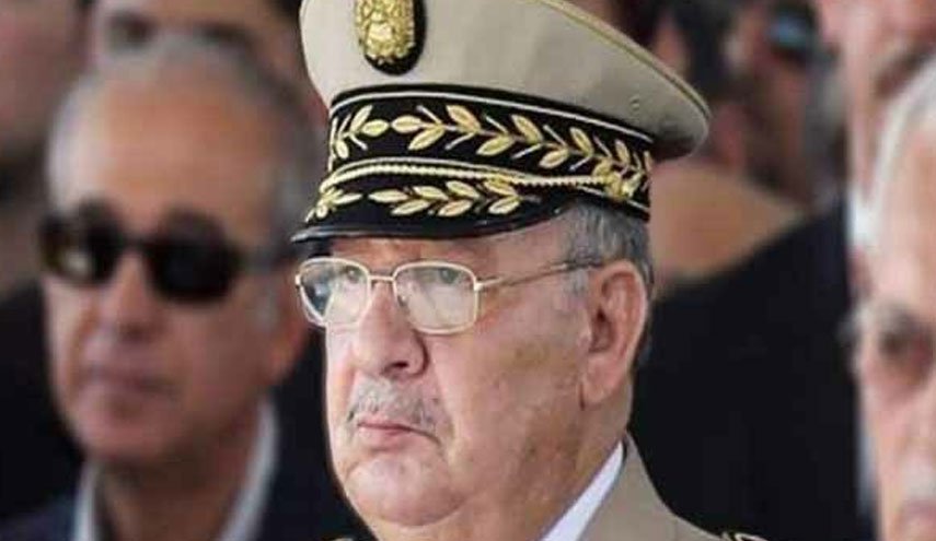 تظاهرات علیه نامزدی مجدد رییس جمهور بیمار الجزائر ادامه دارد/ فرمانده ارتش الجزائر: ارتش و ملت از یکدیگر جدا نیستند