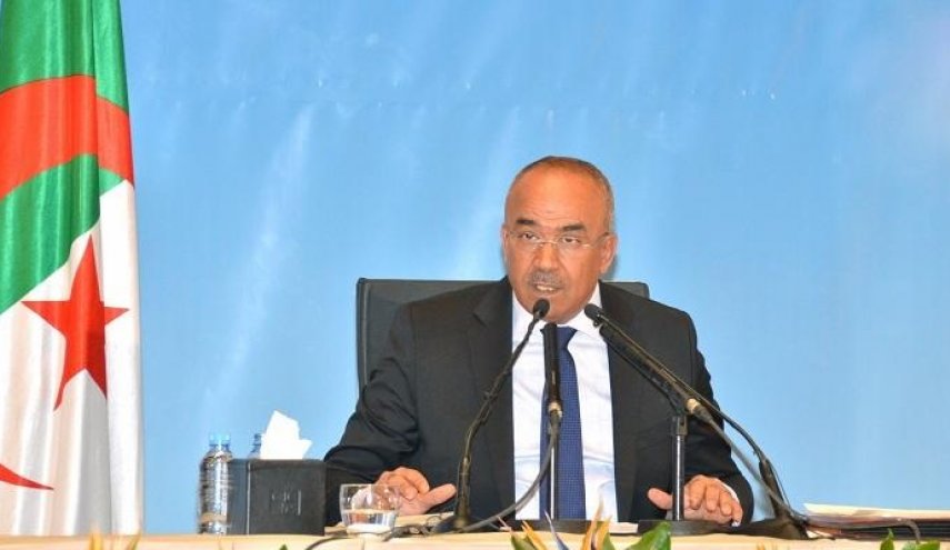 أول مؤتمر صحفي لنور الدين بدوي بعد تكليفه بتشكيل الحكومة الجزائرية