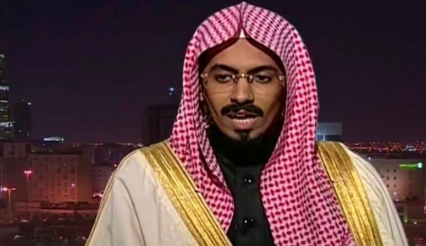 مفتي قناة روتانا طالب ثانوي.. وسم يحرج فضائية سعودية