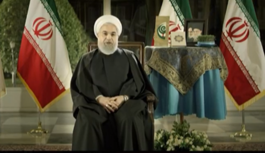 روحاني : باتحاد الشعب وتلاحمه سيندحر الحظر على ايران