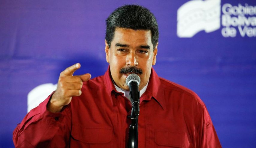 مادورو يطلب من وزرائه تقديم استقالاتهم ويجهز لحكومة جديدة