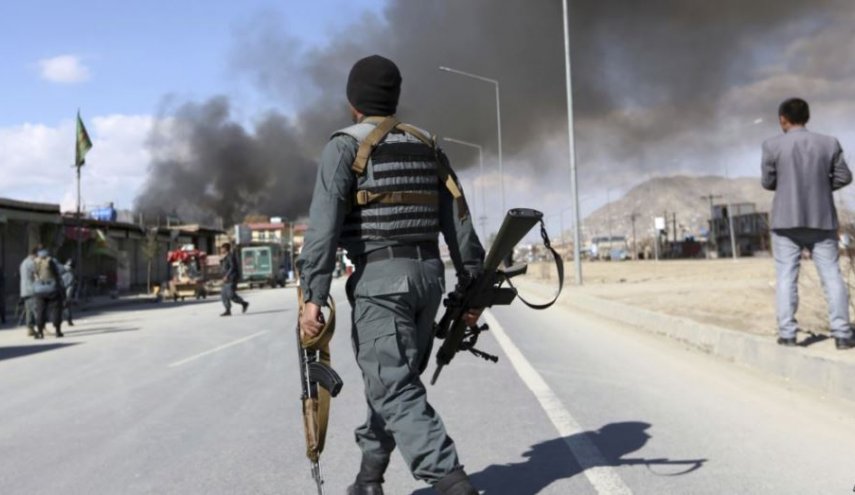 مقتل العشرات من جنود الجيش والأمن الأفغاني بمعارك متواصلة مع طالبان في هلمند