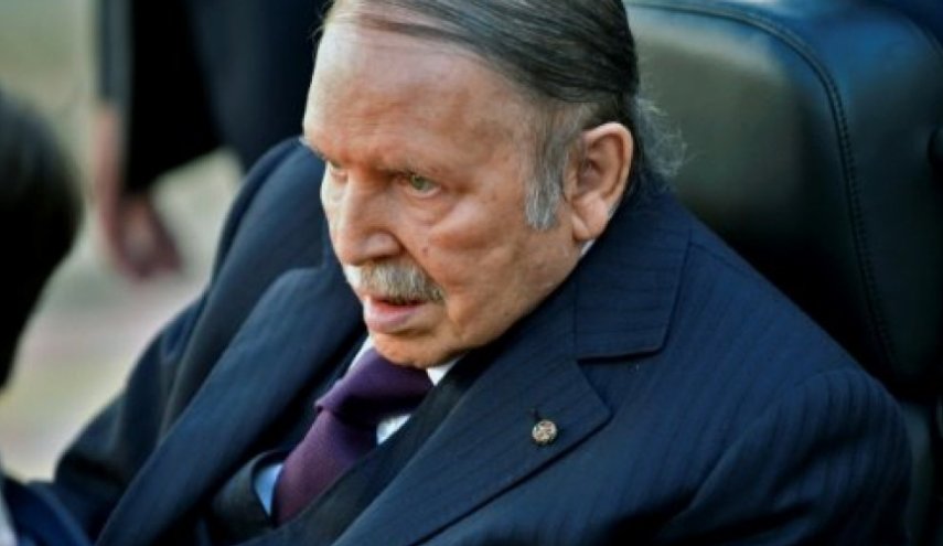 ارتش الجزایر خواستار اعلام ناتوانی رئیس جمهور این کشور شد
