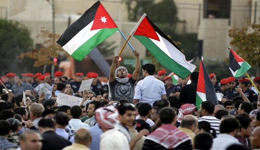موقع اسرائيلي: 100 شخصية أردنية حضرت عشاءً بالسفارة الإسرائيلية