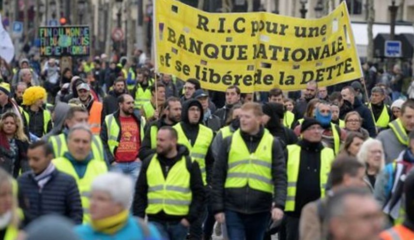 بیستمین شنبه اعتراض جلیقه زردها به مکرون/ حمله پلیس فرانسه به معترضان پاریسی با گاز اشک‌آور
