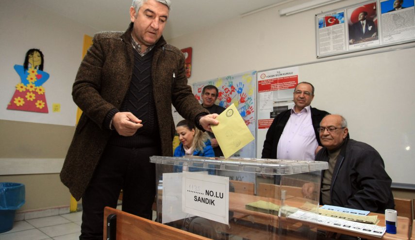بدء التصويت في انتخابات الإدارة المحلية في تركيا