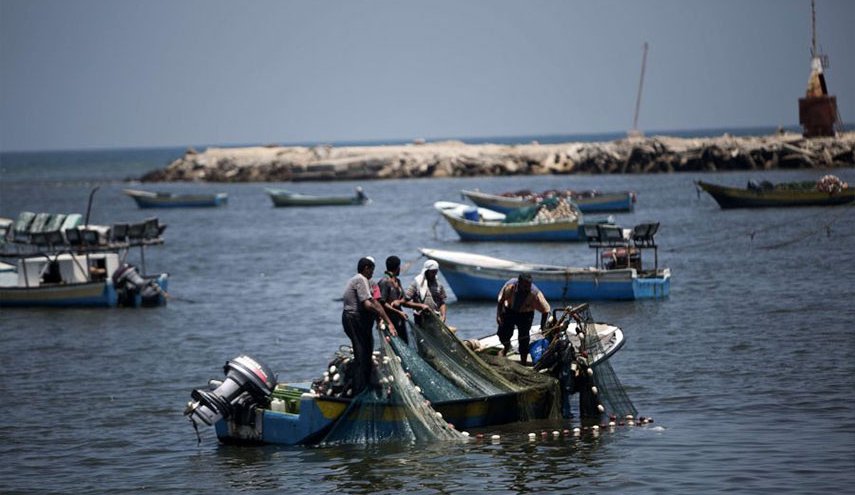 الاحتلال يوسع مساحة الصيد ببحر القطاع حتى 15 ميلاً