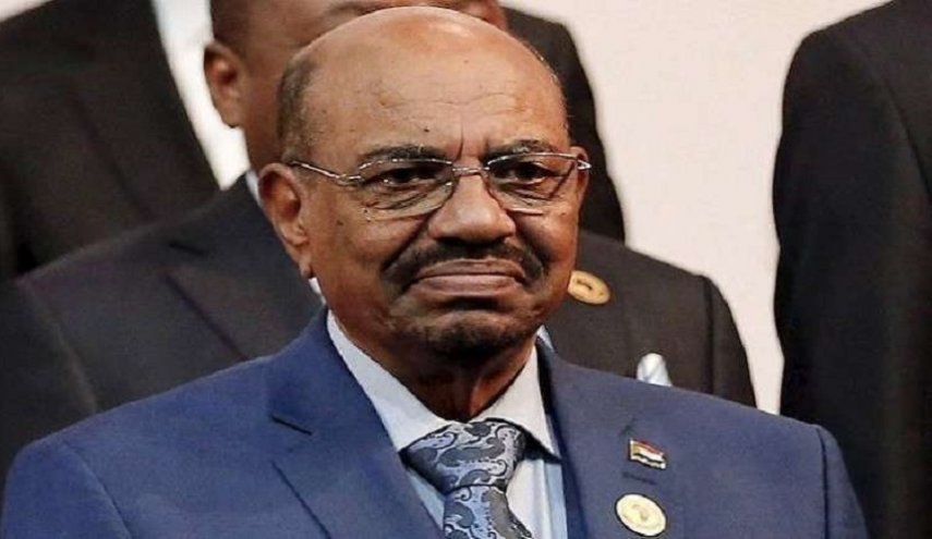 السودان : البشير يعين 3 وزراء اتحاديين و4 وزراء دولة