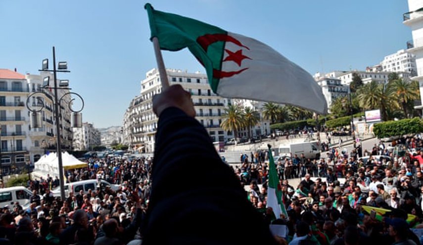 تشویق مردم الجزایر به مشارکت در تظاهرات ضد دولتی 