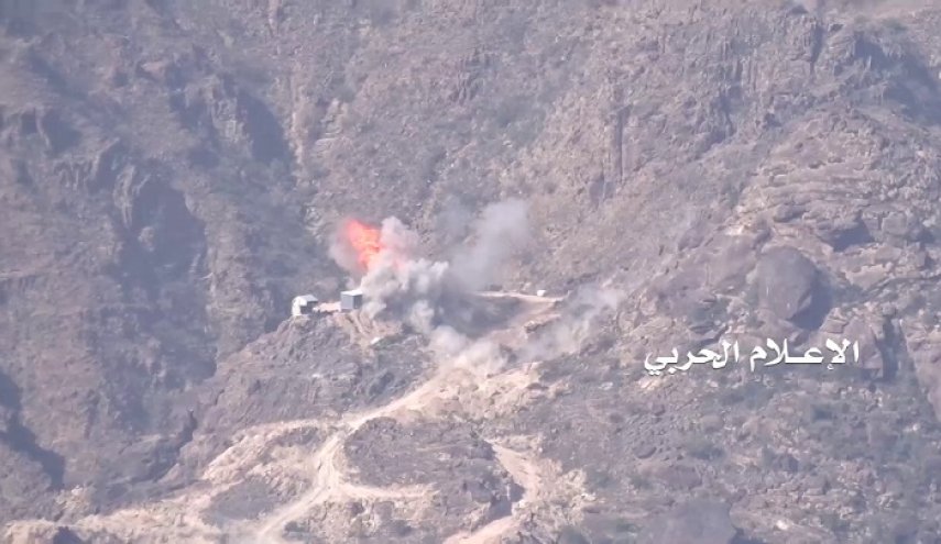 مدافع الجيش اليمني تستهدف تجمعات للجيش السعودي
