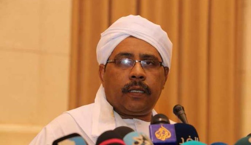 الناطق باسم الحكومة السودانية يعلق على انباء تسليم البشير السلطة للجيش