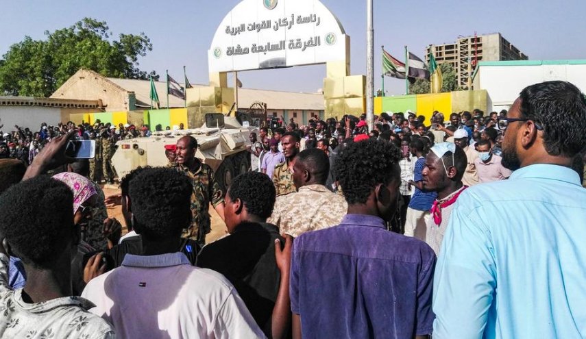 السودان .. الاعتصام فی یومه الخامس