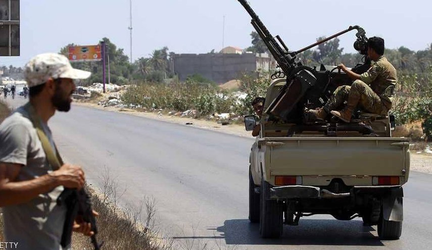 معارك عنيفة جنوب طرابلس وتكثيف الغارات الجوية في ليبيا