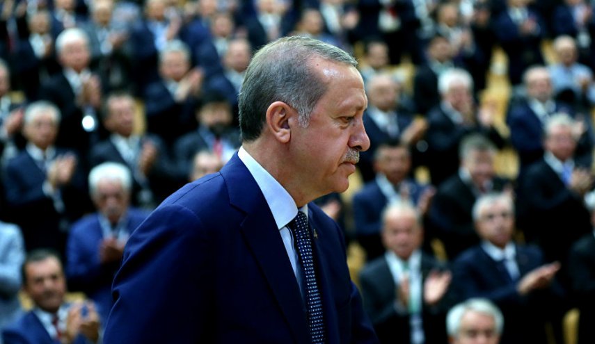 أردوغان يقرأ رسالة بعثها من السجن لنجله