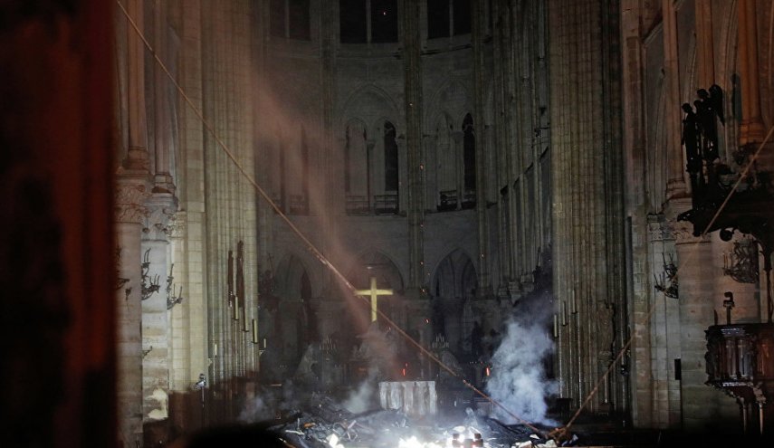 فرنسا: إخماد حريق كاتدرائية نوتردام نهائيا