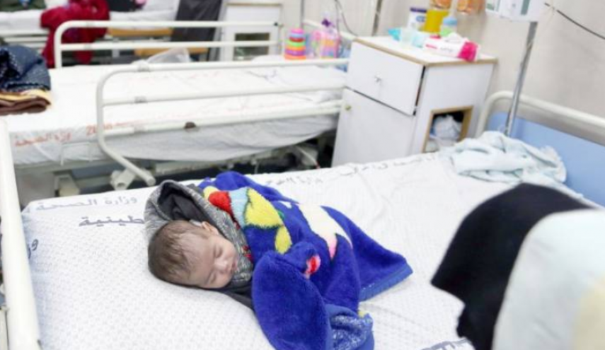 نفاد الحليب العلاجي في غزة يهدد الأطفال المرضى 