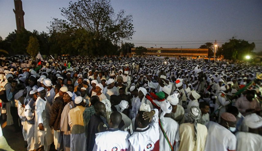 3 سيناريوهات تهدد الثورة السودانية