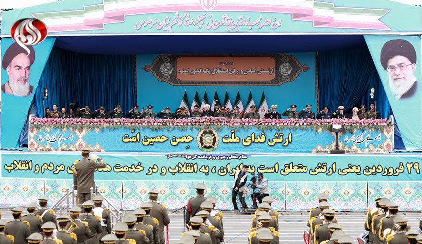 روحانی: ارتش 40 سال در کنار ولایت و مردم بوده است/ همه مردم کنار سپاه بودند و خواهند بود