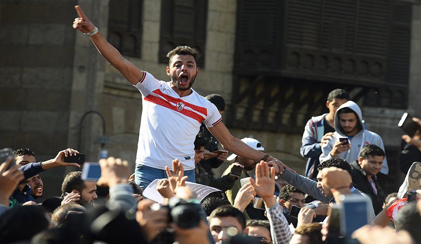 مصر تعيش مخاض الإستفتاء على الدستور