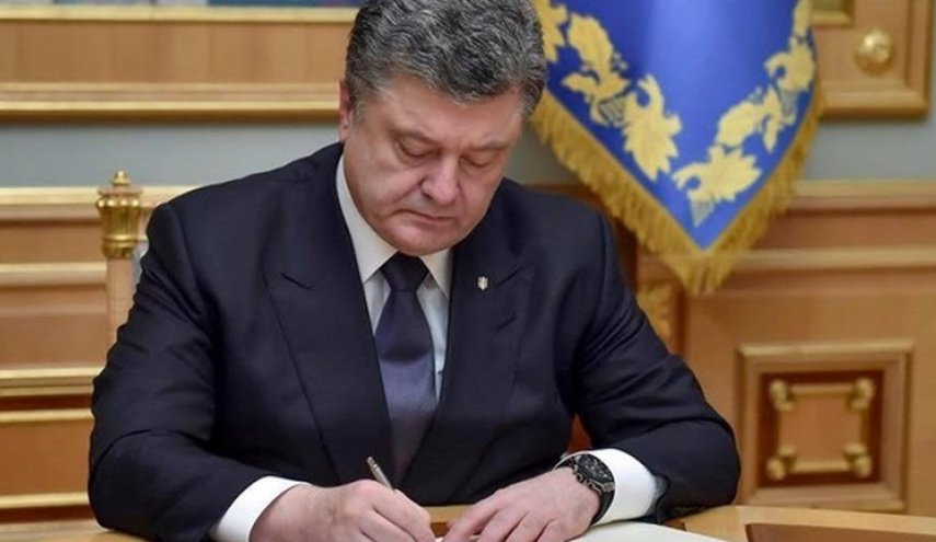 الرئيس الأوكراني يوقع خارطة طريق لحصول بلاده على عضوية الناتو