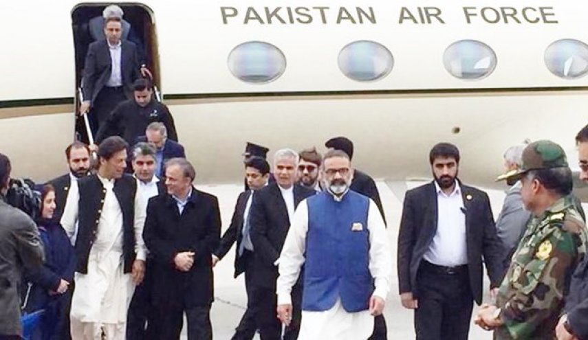نخست‌وزیر پاکستان وارد مشهد شد
