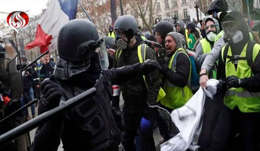 معترضان فرانسوی خطاب به پلیس: خودتان را بُکشید