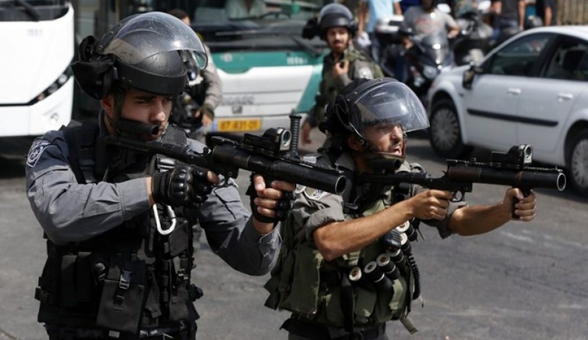 اعتقال خمسة فلسطينيين من الضفة والقدس المحتلتين