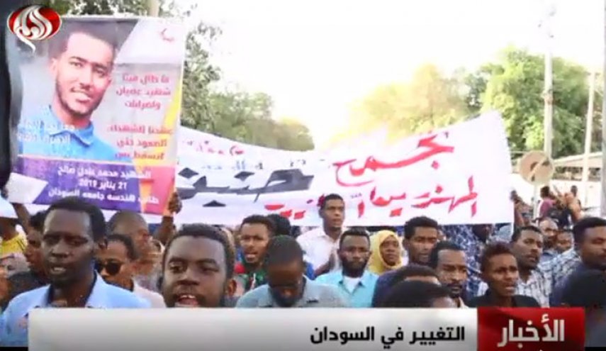 انقلابیون سودانی قیمومیت عربستان و امارات را رد کردند
