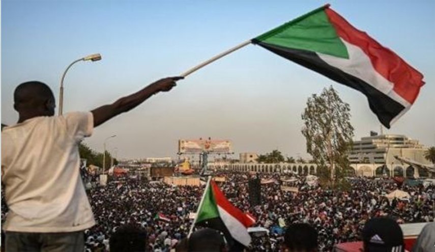 هذه تفاصيل مهمة دحلان القذرة التي كُلف بها في السودان
