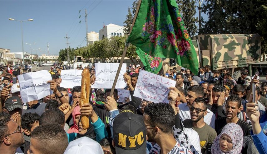 إضراب عام في تونس احتجاجا على مصرع 12 عاملة