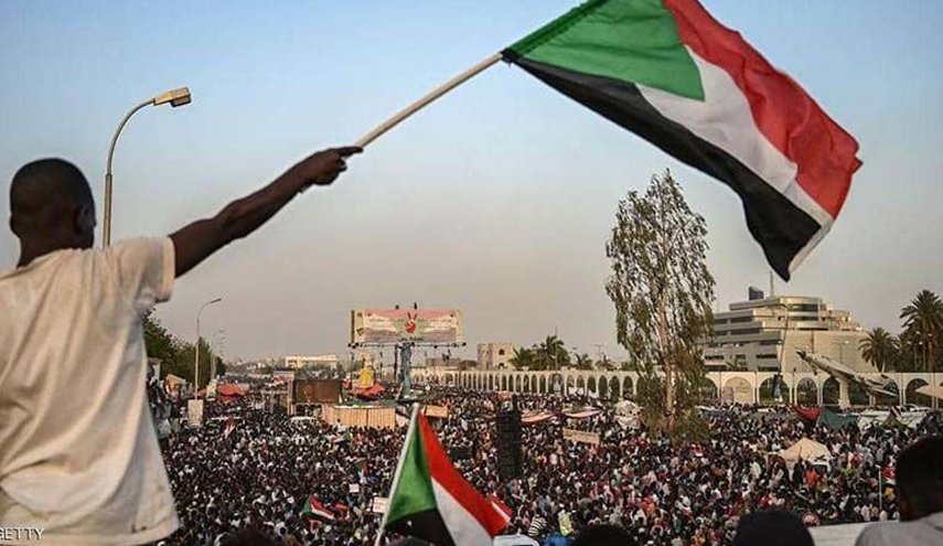 فراخوان تظاهرات میلیونی در خرطوم در مقابل مقر فرماندهی ارتش