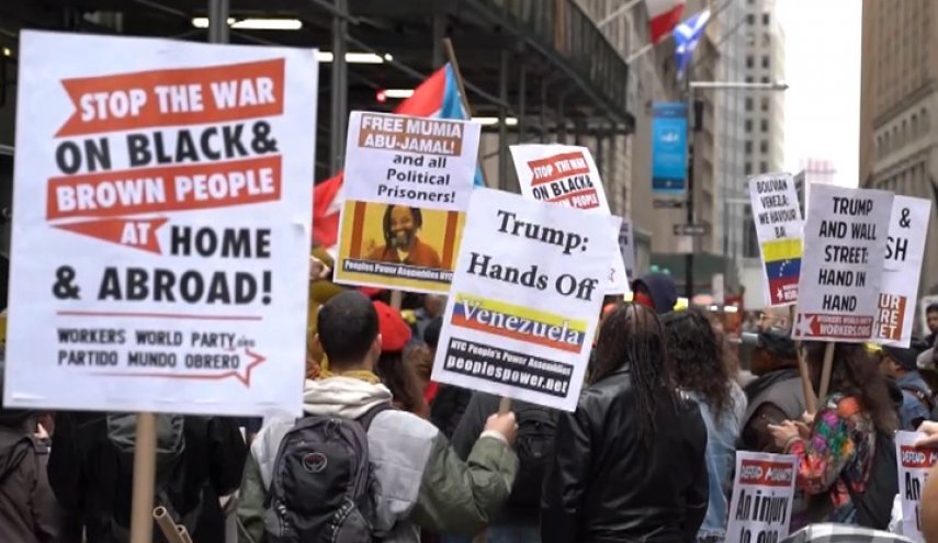 مظاهرة في نيويورك تطالب ترامب رفع يده عن فنزويلا